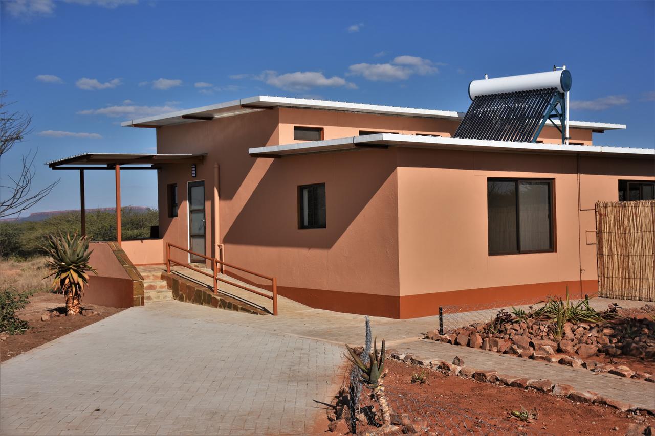 Cheetah View Lodge Otjiwarongo Exterior photo