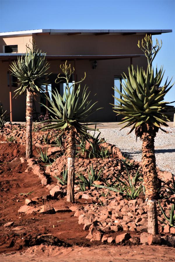 Cheetah View Lodge Otjiwarongo Exterior photo